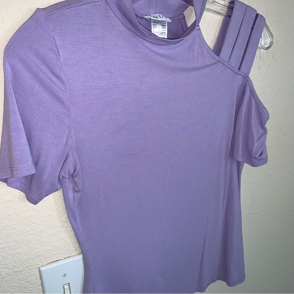 Like New! Venus Strappy One Cold Shoulder High Neck Top - Picture 4 of 14
